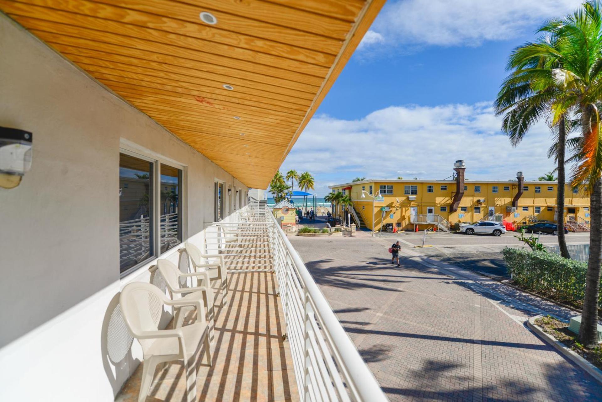 Fantastic Studio At The Beach With Parking&Pool - M43 ハリウッド エクステリア 写真